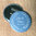 Magnet-Flaschenöffner - „Kranz - blau“ - Stückpreis ab 1,60 Euro